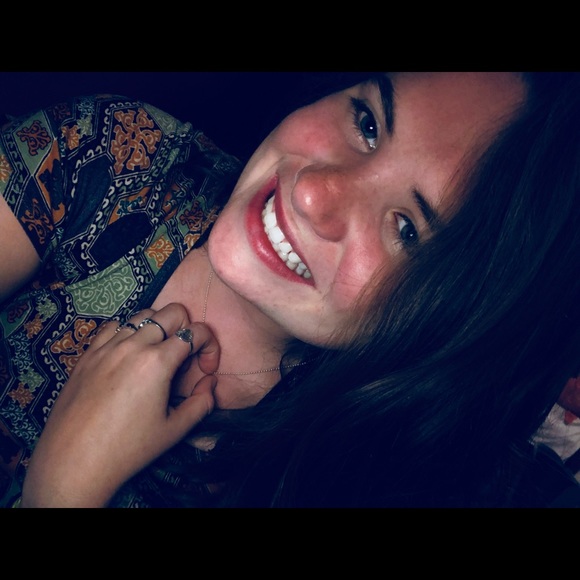 Meet your Posher, Heather - Picture 1 of 1